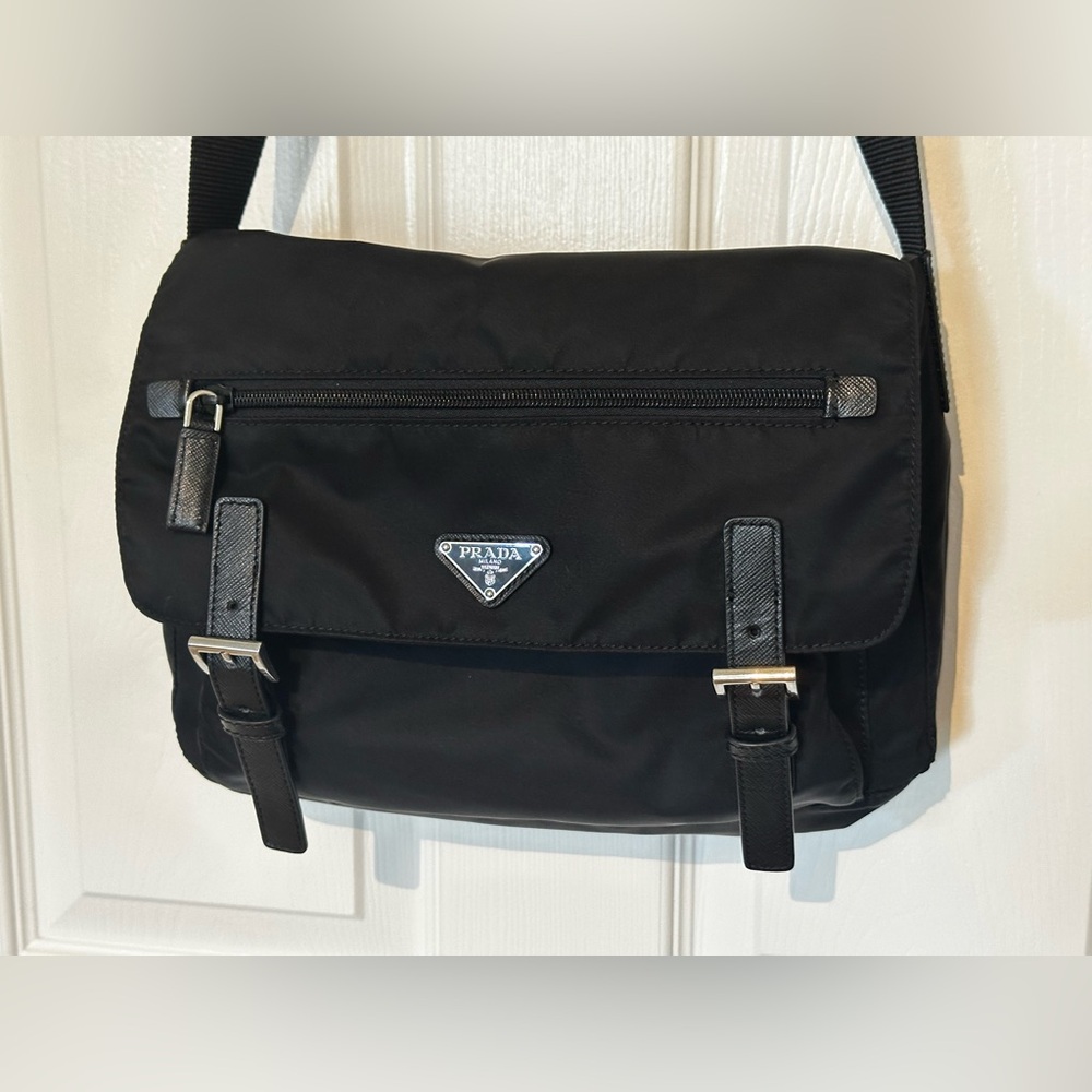 Authentic Prada Black Tracolla Tessuto Nylon Black Messenger Bag